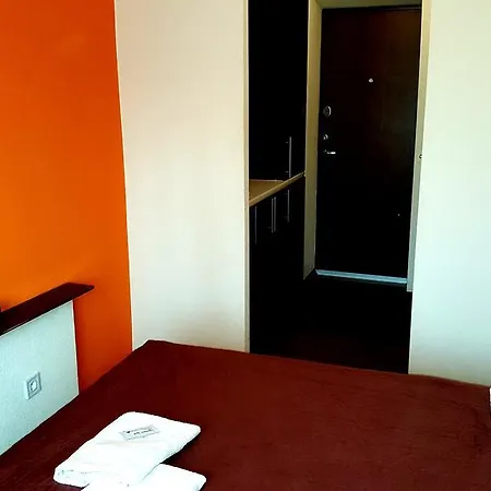 Orange Apartment *