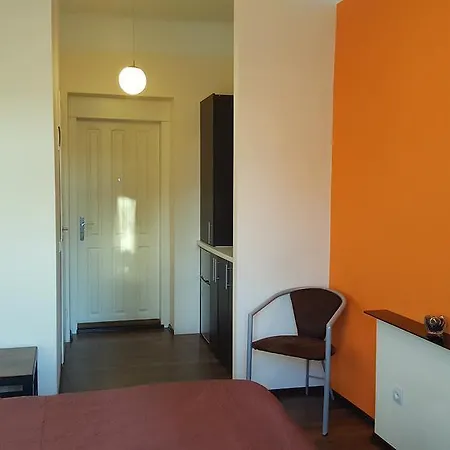 شقة Orange *